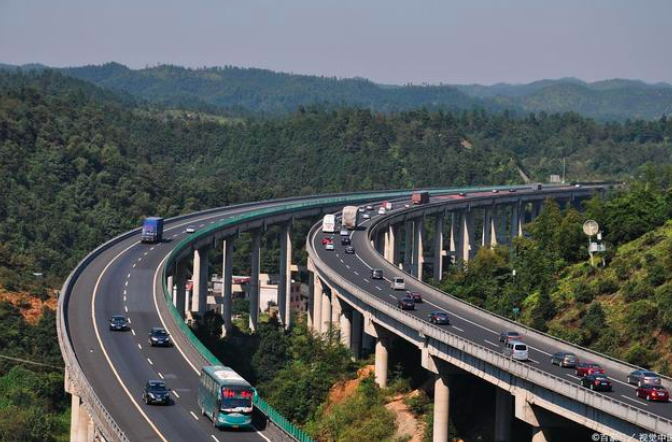 今年四川高速公路通車?yán)锍虒⒊?萬(wàn)公里